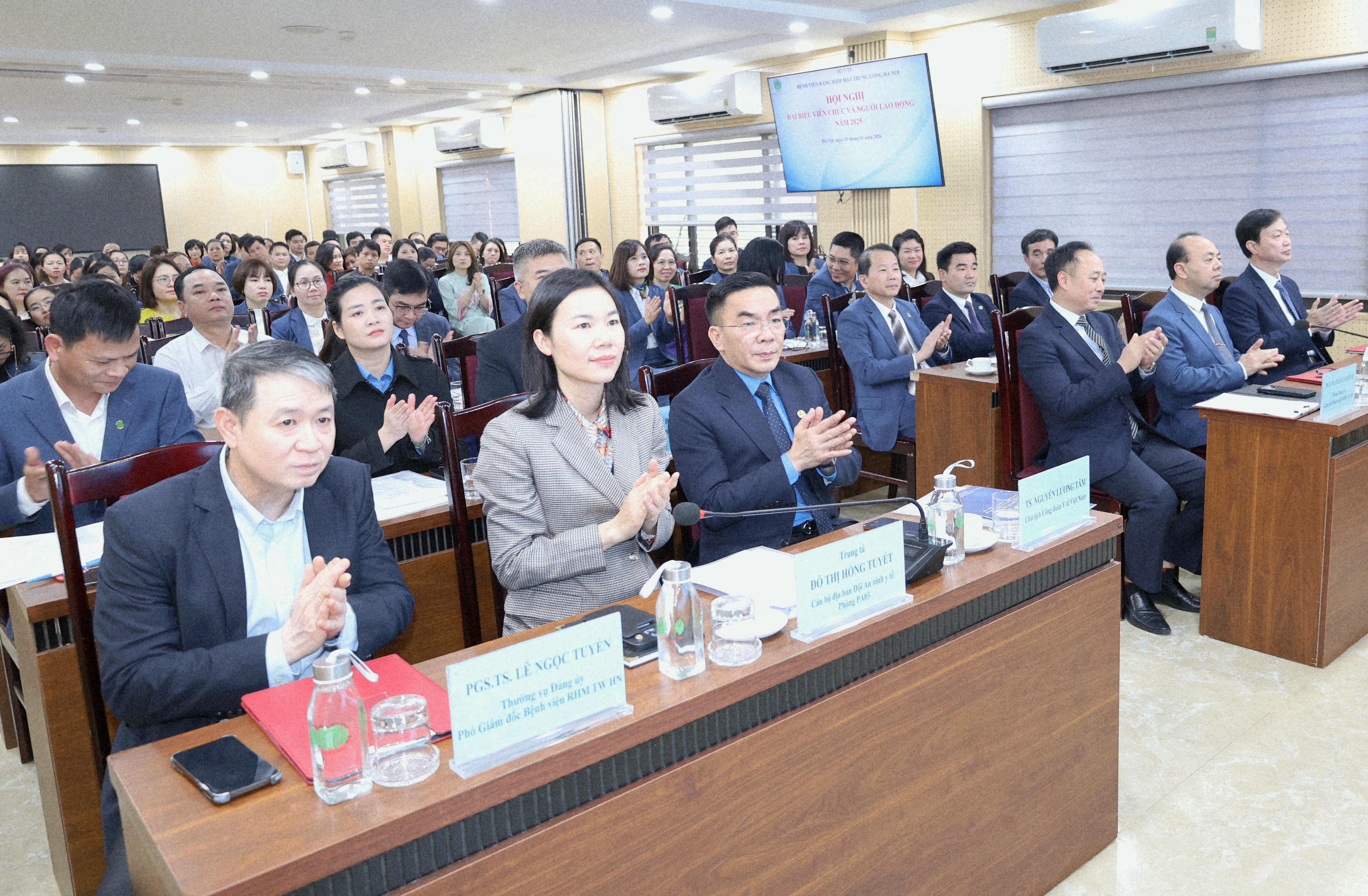 Toàn cảnh hội nghị